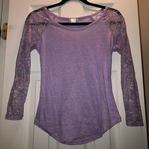 Purple lace 3 quarter sleeve shirt!
